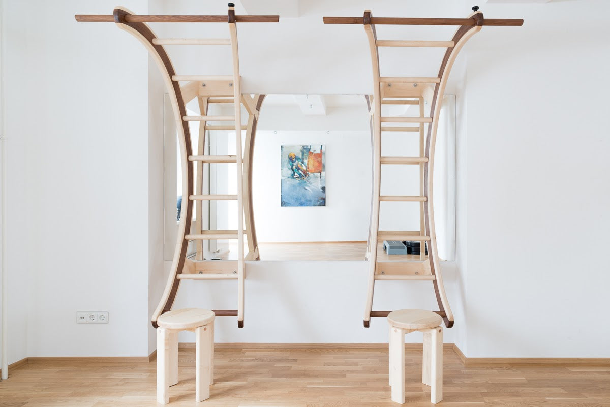 Hocker aus massivem Holz
