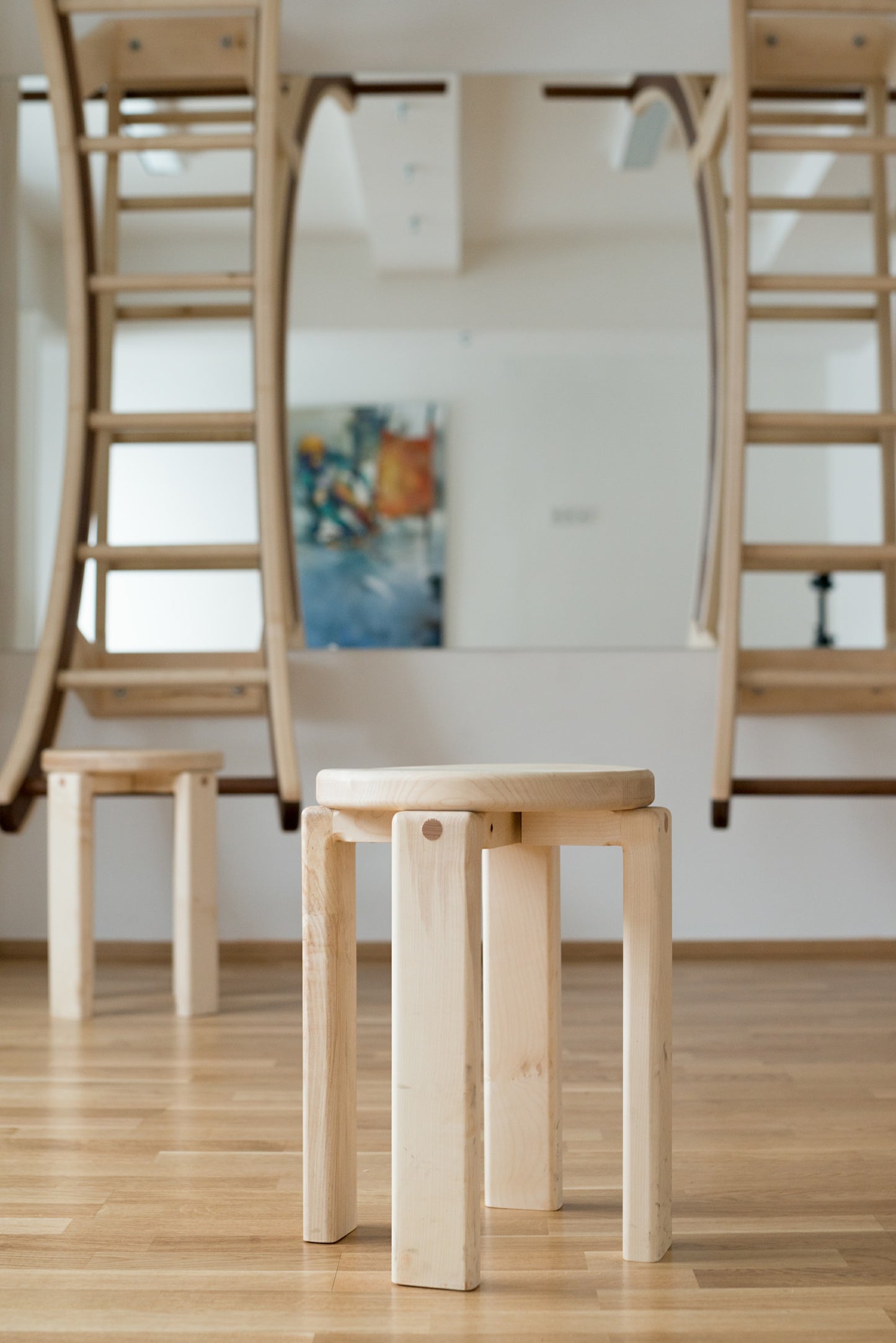 Hocker aus massivem Holz